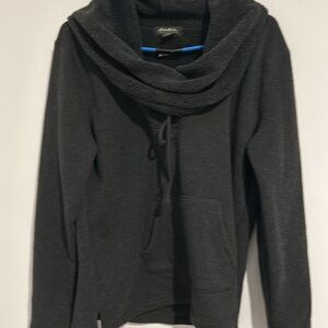 Eddie Bauer sweatshirt w vowel neck can wear big or rolled small size L winter !